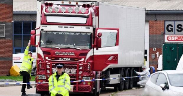 英国埃塞克斯郡的一辆冷冻货柜车发现39具遗体。