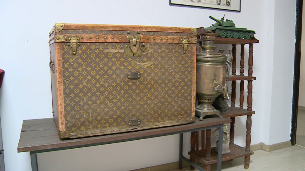 经过验证，皮箱应该是在1880年代生产，价格高达1.1万美元。