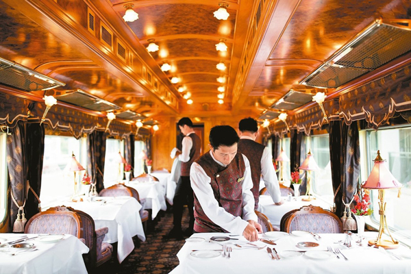 餐车是E&O列车上最璀璨的空间，仿佛置身五星酒店。