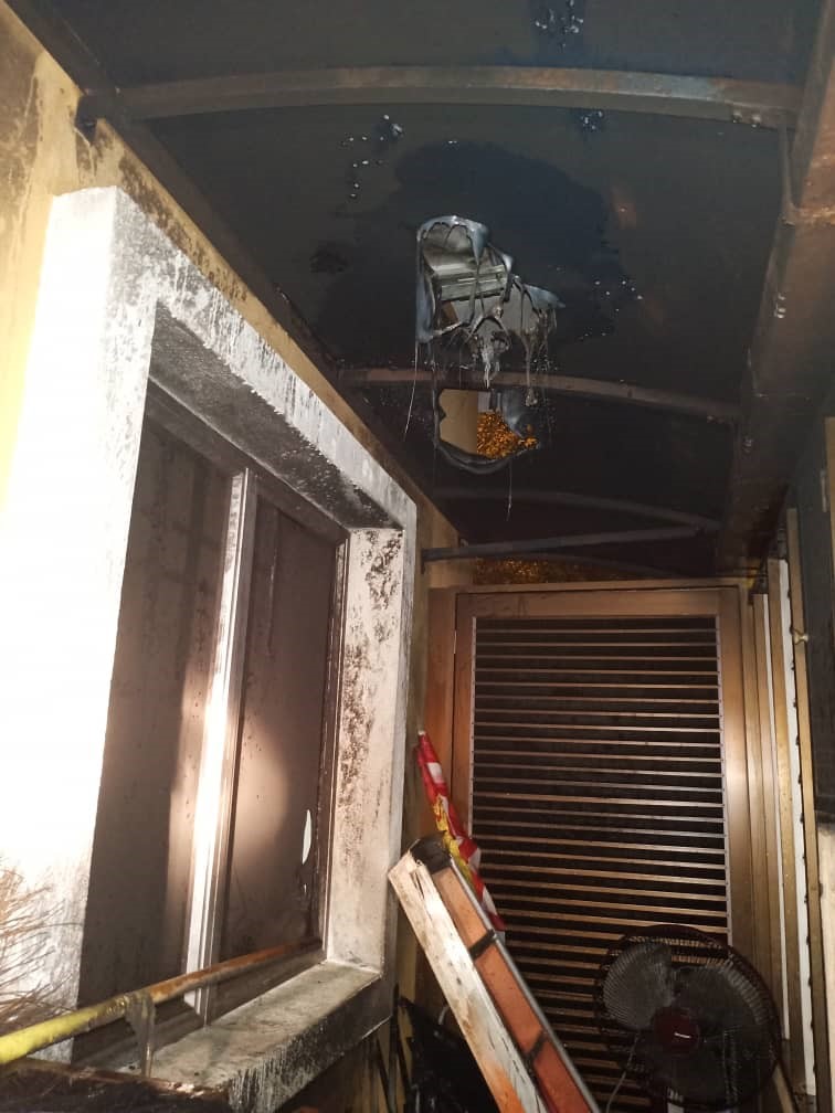 失火的压缩器也将迈雯的屋子后方烧毁。