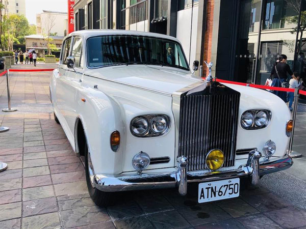 林志玲租用的豪奢级劳斯莱斯新人礼车全球只有3辆，市值约1亿台币（约1360万令吉）。