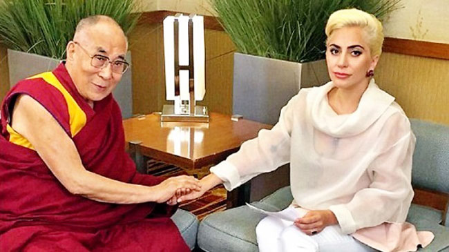 Lady Gaga曾和达赖喇嘛见面3次。