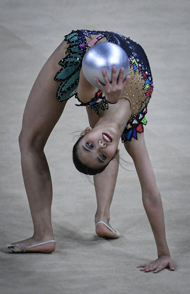 郭雪嫣在球操失利，但在彩带项目收获金牌。