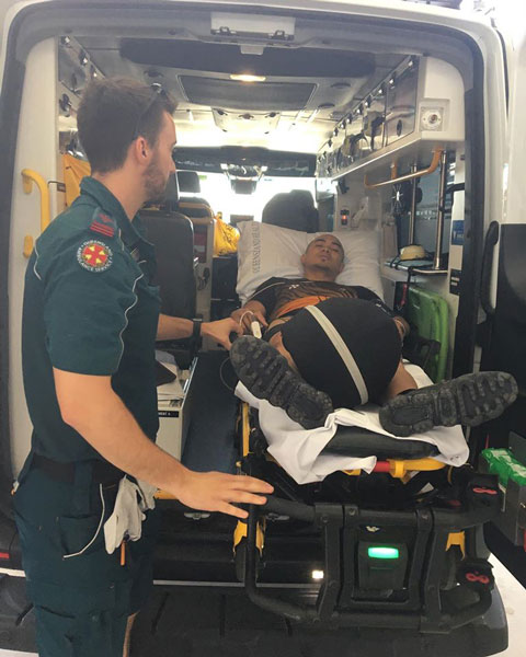 意外发生后，阿兹祖被救护车送往医院。（阿兹祖面书图）