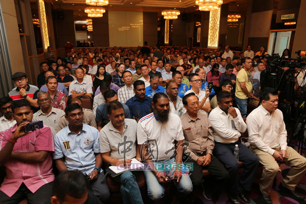 逾320名代表出席汇报会，关注爪夷字纳入马来文课程发展。