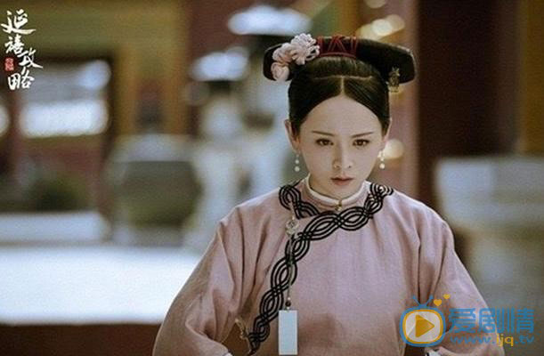 邓莎在《延禧攻略》中演出魏璎珞的姐姐魏璎宁。