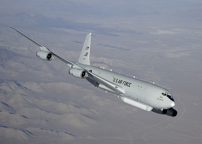 美军派出4架主力侦察机，在朝鲜半岛上空加强监视，包括E-8C、RC-135W、RQ-4和RC-135S侦察机。