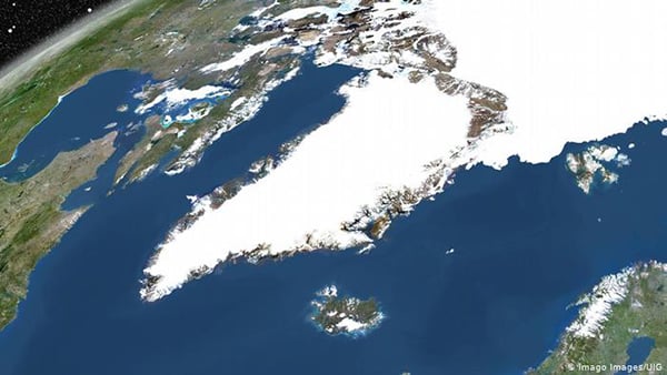 这幅格陵兰岛卫星图像由几个卫星图像组成