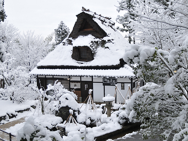 加贺地区冬天雪景。
