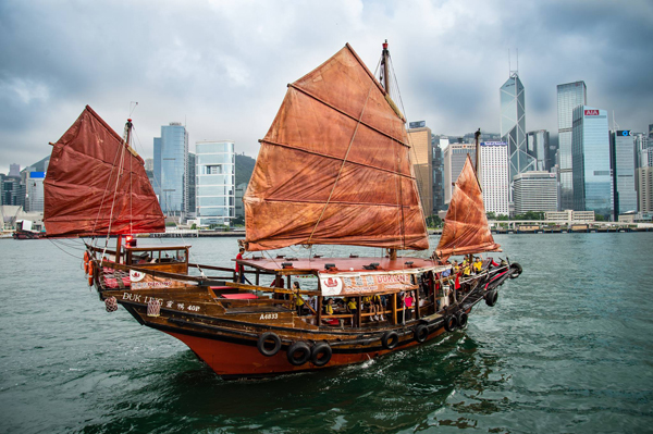 鸭灵号是香港仅存的中式古董帆船。