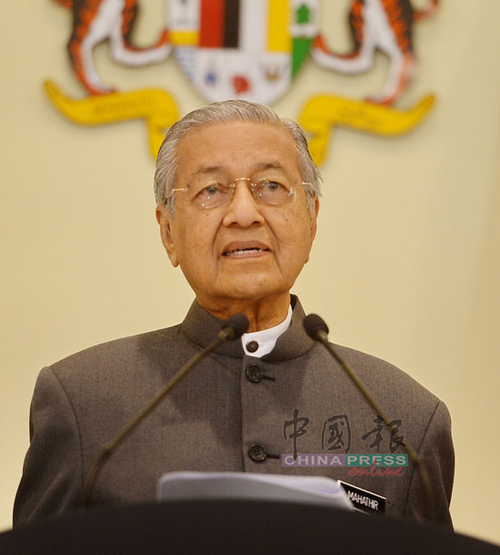 马哈迪证实，他致函劝请马智礼辞去部长职，但没有披露原因。