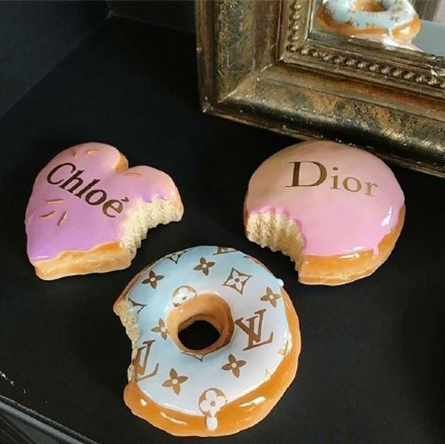 Dior的甜甜圈。