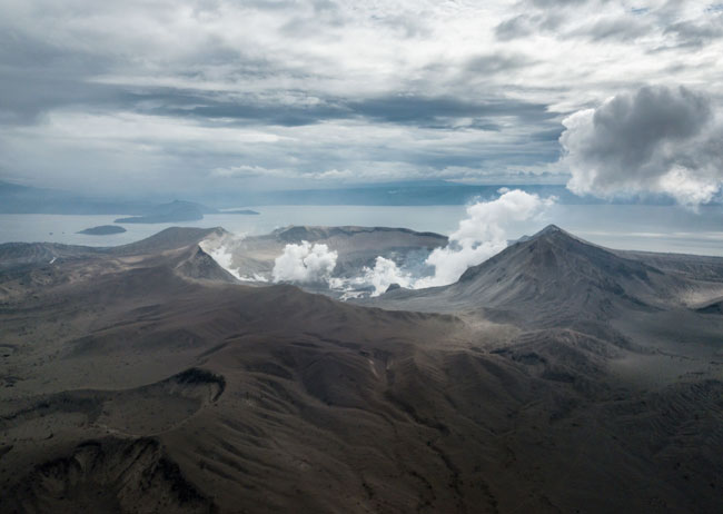 周五拍摄的菲律宾塔阿尔火山。（法新社）