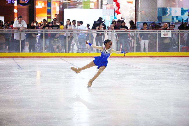 圣杰塔在曼谷进行的亚洲滑冰学院锦标赛，技压全场，横扫5金。