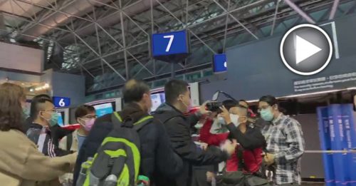 ◤武汉肺炎◢  武汉团客遭遣返  在机场与媒体冲突