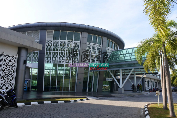马六甲河口关税、移民与检疫中心，是马六甲水路往返印尼的出入境。