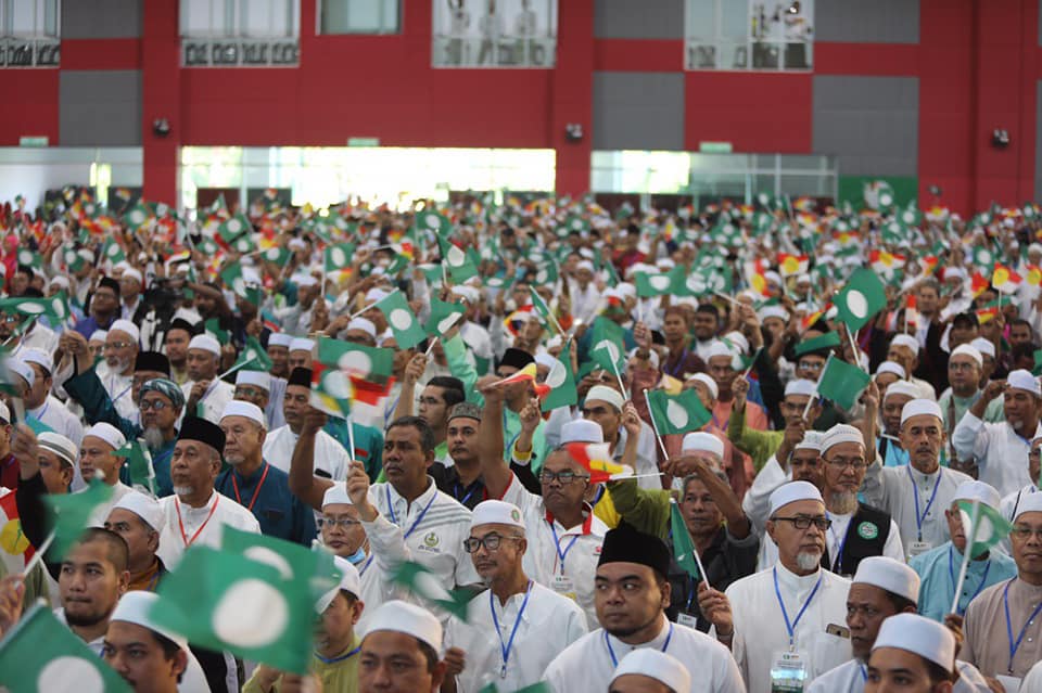 霹雳州“全民共识宪章大会”有许多巫统及伊党党员出席。