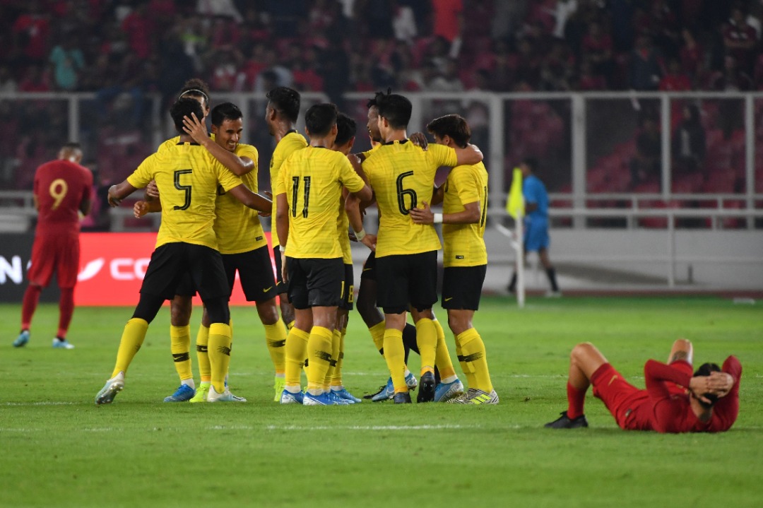 国足战绩回升赢得尊敬，成为西亚球队竞相约战的对手。”