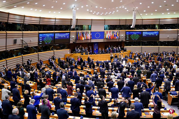 欧洲全体议会星期三（29日）的投票结果为621票赞成、49票反对，通过英国脱欧协议。（法新社） 