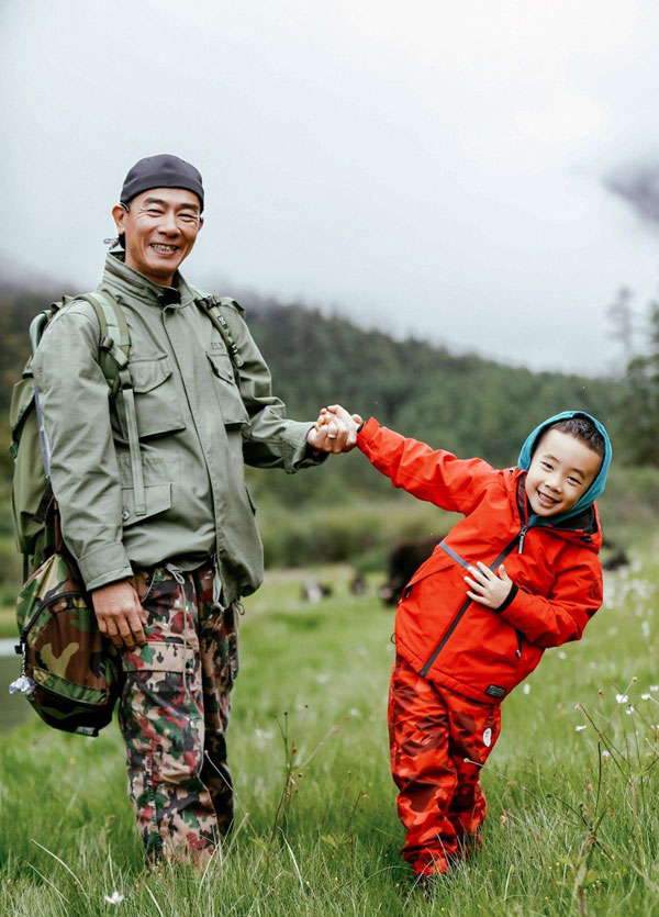 陈小春与儿子Jasper亮相《一起出发吧》。