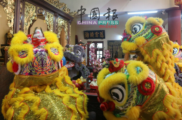 舞狮是华人的传统文化与艺术，华人的喜庆日子，少不了舞狮助兴。