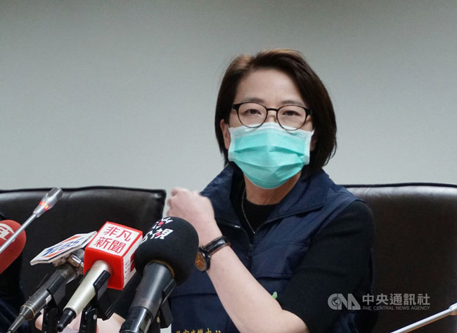 台北市副市长黄珊珊周五下午在北市灾害应变中心主持“因应2019新型冠状病毒疫情小组第8次应变会议”，透露3港人失联事宜。（中央社）