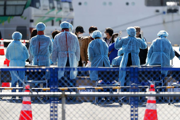 日本承认23人未经病毒检测就下船。