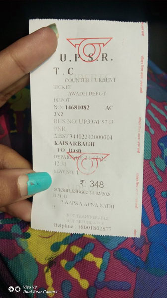女子遂将车票拍下附载于推特帖文中，并标签了当地警方帐户“@uppolice”求救。