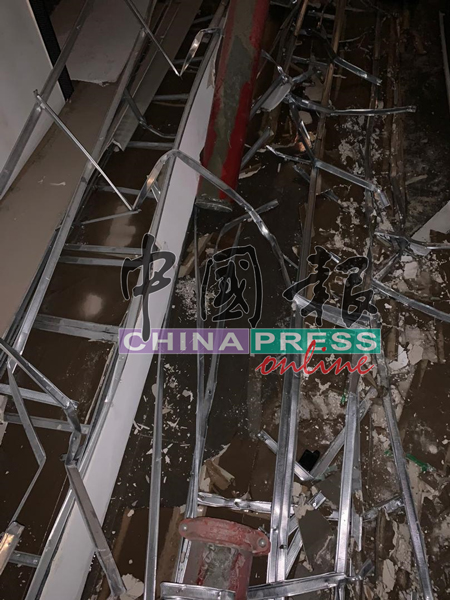酒店客房外的走廊天花板发生坍塌，导致该楼层的16名住户受困。
