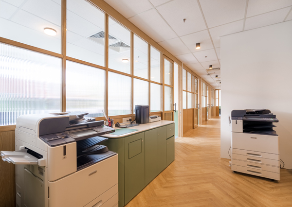 影印机、打印机等办公室设备都由Common Ground提供，让会员使用。