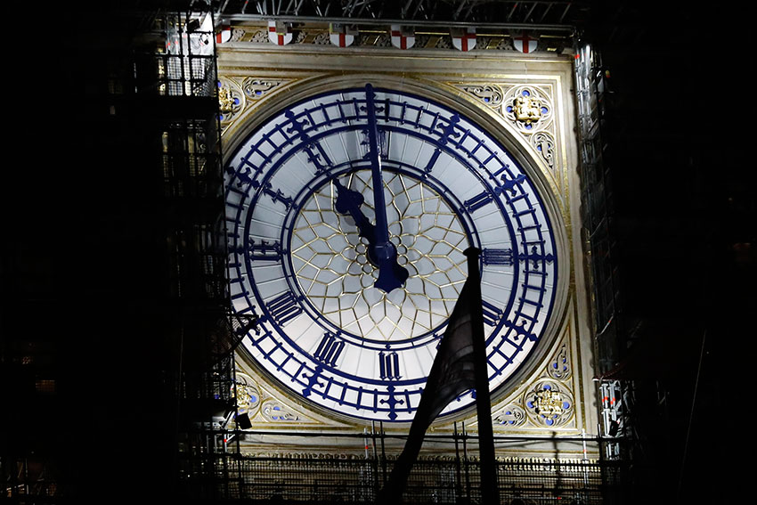 伦敦大笨钟31日显示英国时间，英国正式在晚上11点脱离欧盟。（美联社）