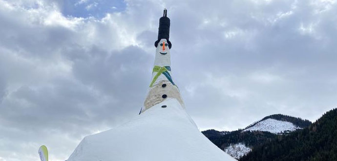 奥地利一座高38.04公尺的雪人“巨人”，打破了最高雪人的健力士世界纪录。