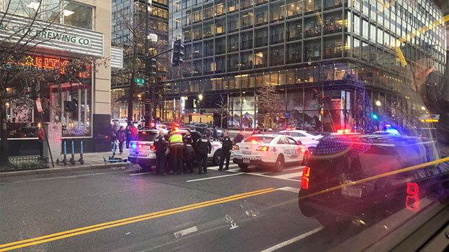 华盛顿特区枪击案地区遭警方封锁。