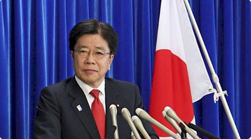 日本厚生劳动部长加藤胜信。