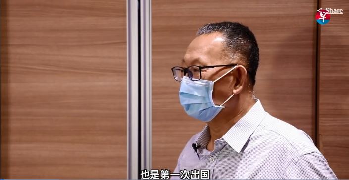 王先生戴着口罩接受采访。（取自《联合早报》）