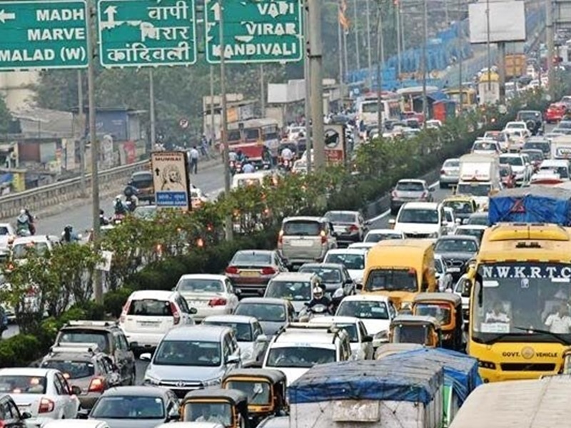 孟买经常塞车。