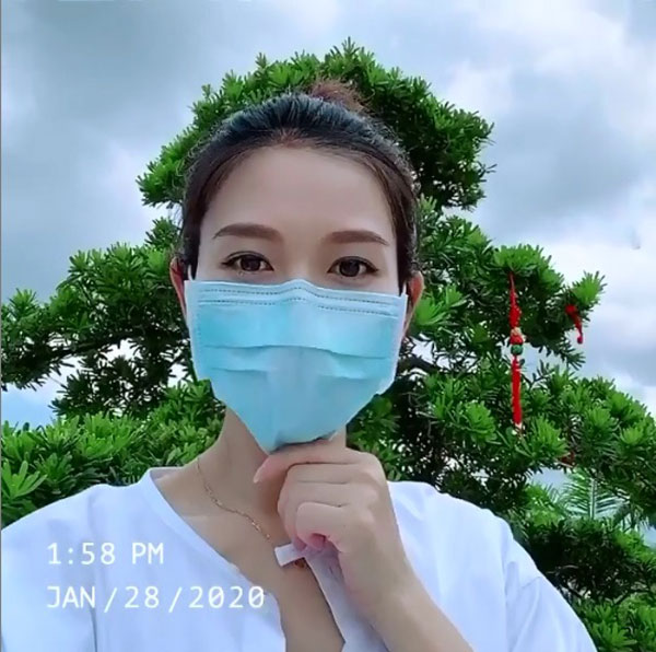 杨秀惠曾上传视频示范戴口罩的正确方式。（图：IG）