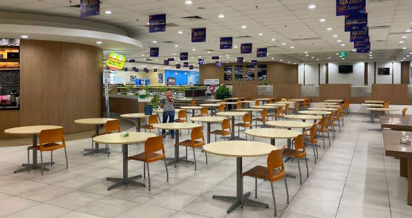 英特尔的食堂座位安排是单人座。（取自手机应用程式WhatsApp）