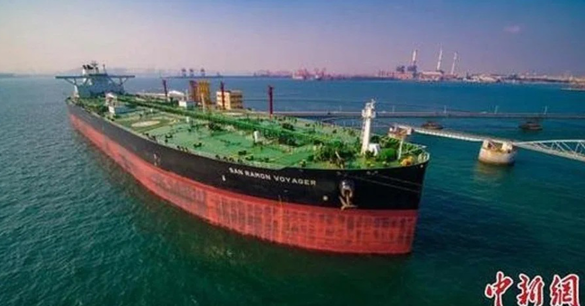 超大型原油运输船（Very Large Crude Carrier，英文简称“VLCC”），是指载重吨位一般在20到30万吨之间的油轮，是海上巨无霸。（中新社）