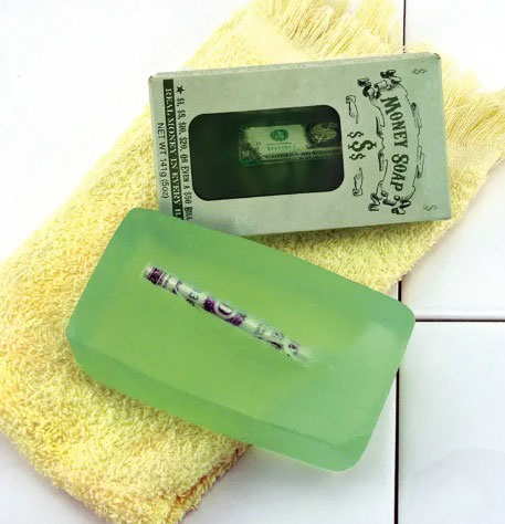 美国推出一款钞票肥皂，内藏一张美元真钞。