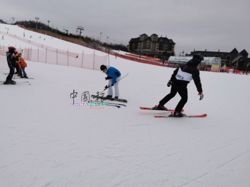 韩国人热衷滑雪，造就不少著名滑雪场，如阿尔卑希亚滑雪场（Alpensia）。