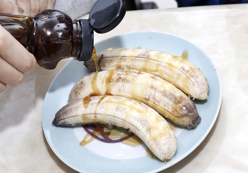 烤过的香蕉虽然会略微发黑，影响卖相，但仍然非常好吃。