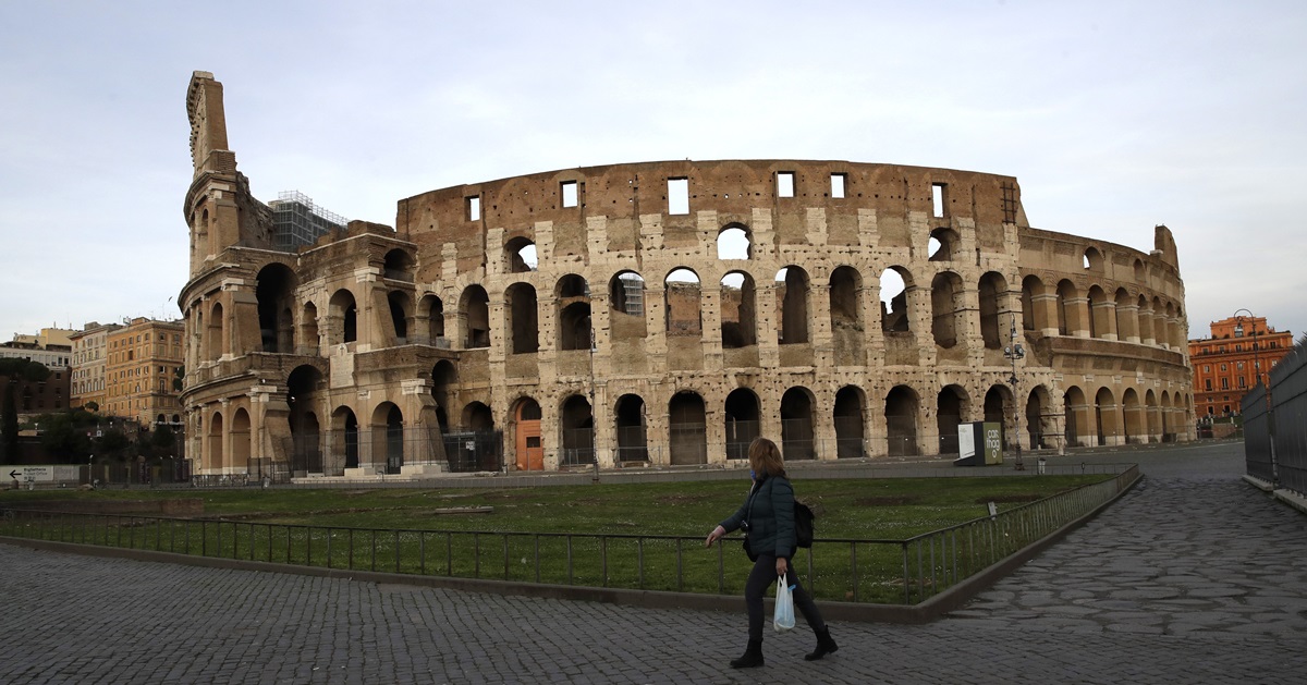 意大利是新冠肺炎重灾区，著名旅游景点罗马斗兽场 冷清清。（美联社）
