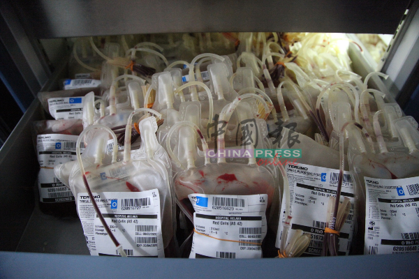 马六甲中央医院血库单位每日平均提供80至100包血液给州内各医院。