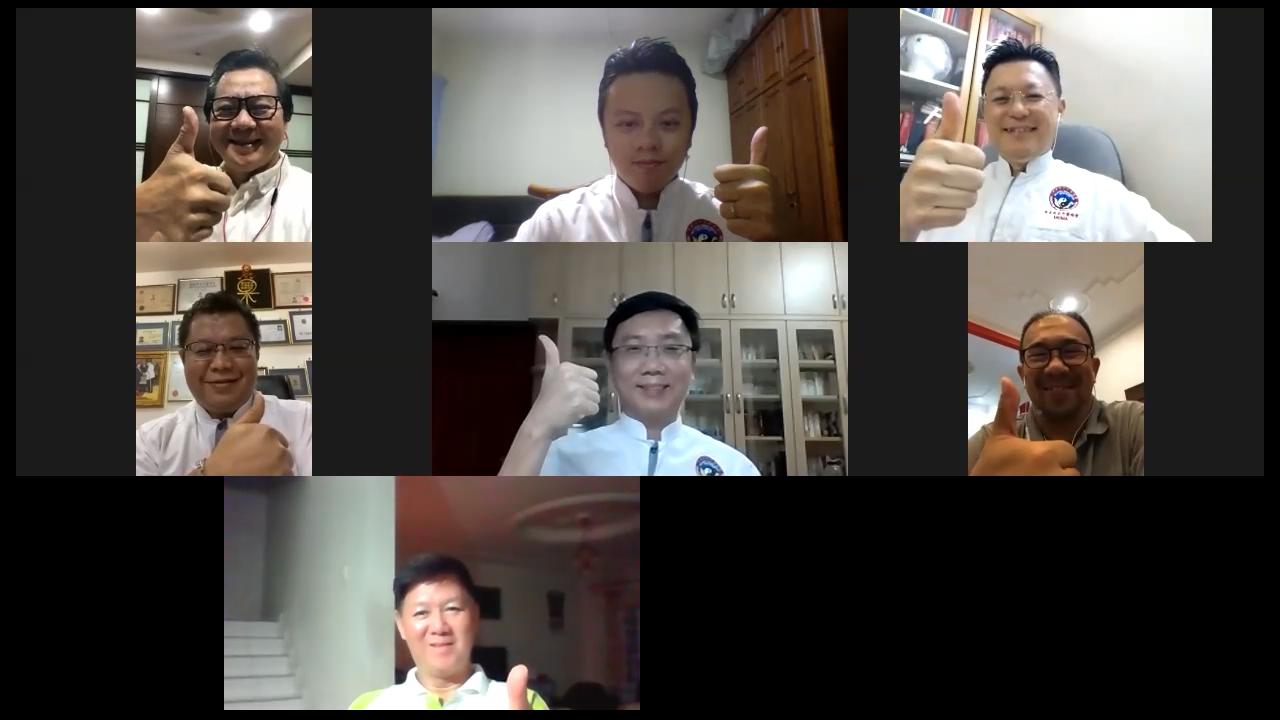 萧翊峰（第1排中）邀请各州会员进行视频会议探讨该行业面对的问题。