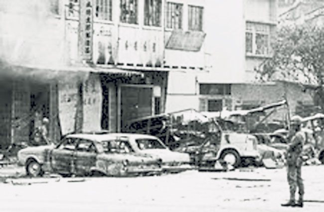 1969年5月13日，吉隆坡发生种族流血事件，国家也因此进入戒严状态。