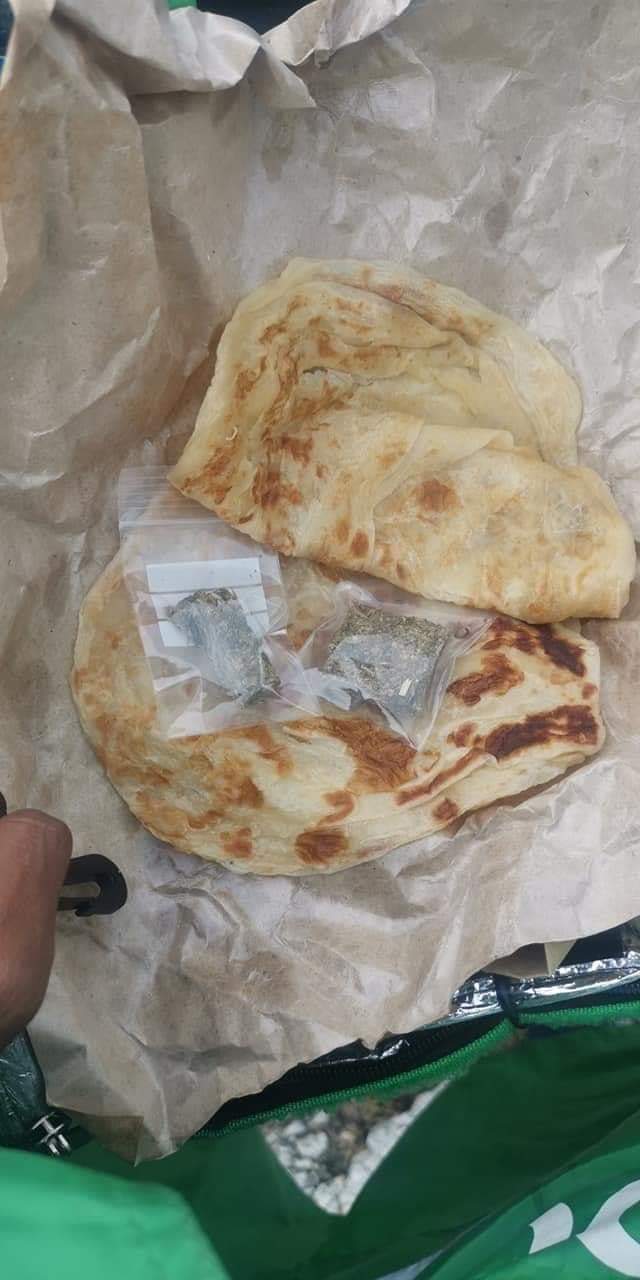 贩毒集团利用印度煎饼运毒，被谨慎的送餐员识破。