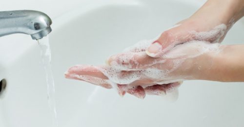 【美丽馆】为什么手越洗越干？