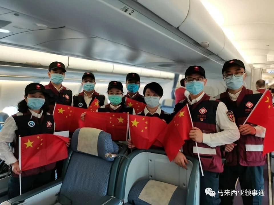 8名专家上机准备前来大马。