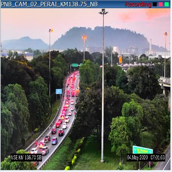 南北大道靠近北海一带早上出现车龙。